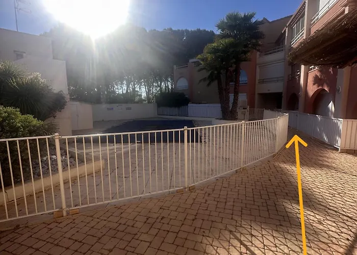 Rosae By Pom, Piscine, Pkg 아파트 아그